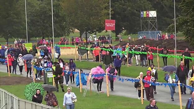 El papa pide perdón a las víctimas de abusos