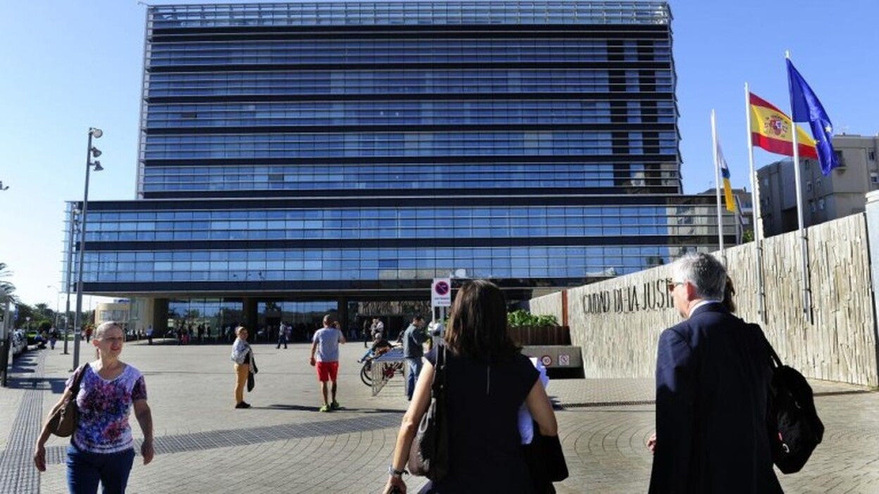 Fugado el taxista que asesinó a su familia