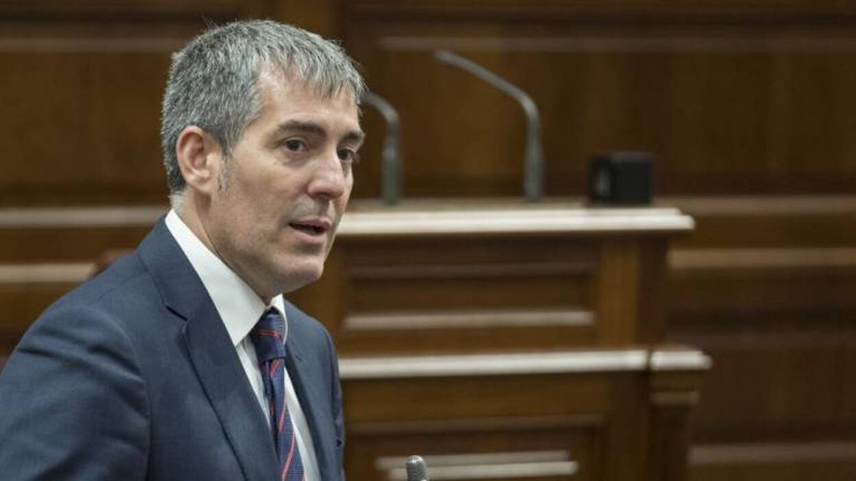 Clavijo comparecerá ante el Parlamento el día 11 para explicar el 'caso Grúas'