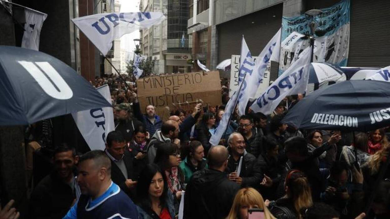 El Gobierno argentino anuncia medidas para alcanzar el "equilibrio fiscal" en 2019