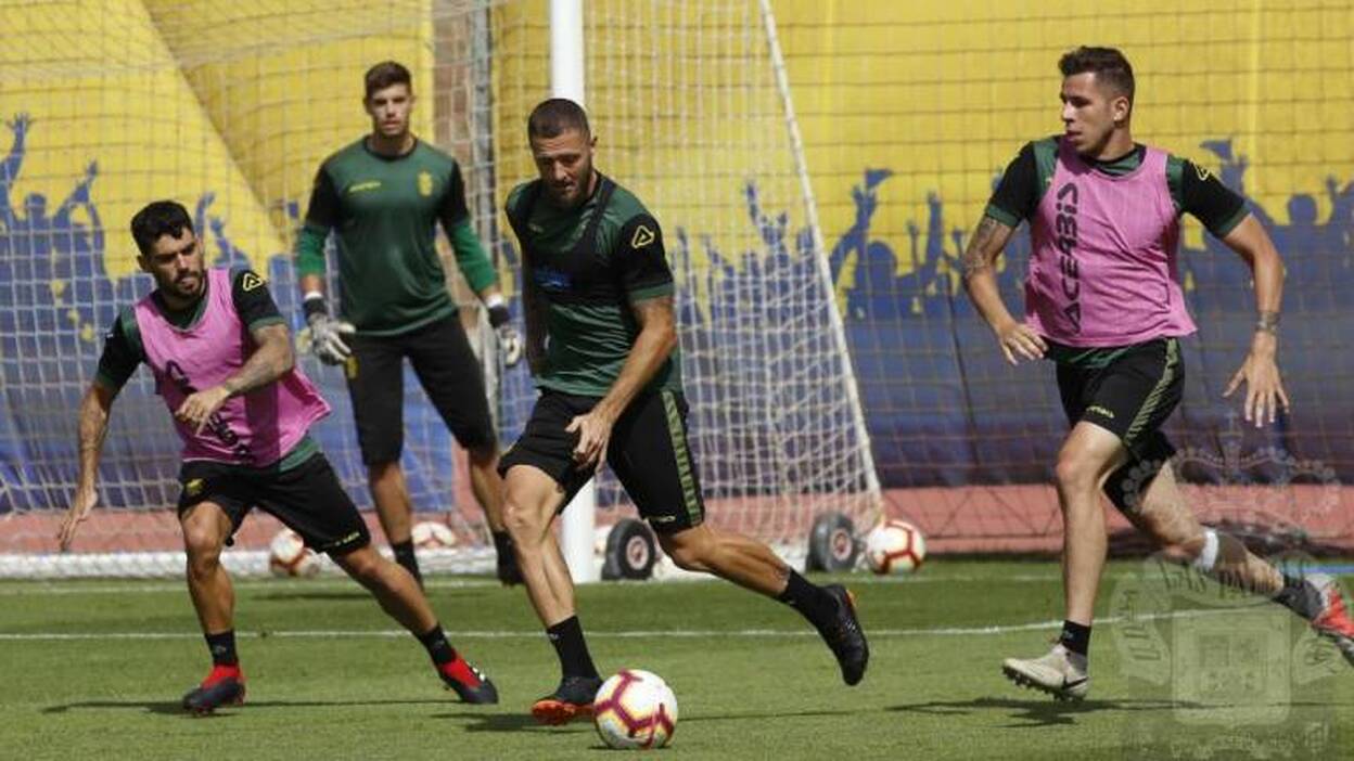 Imágenes del primer entrenamiento con Timor en Telde