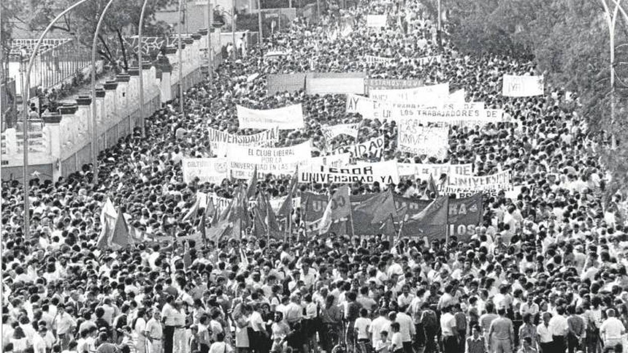 La ULPGC celebra sus 30 años con 63.186 titulados