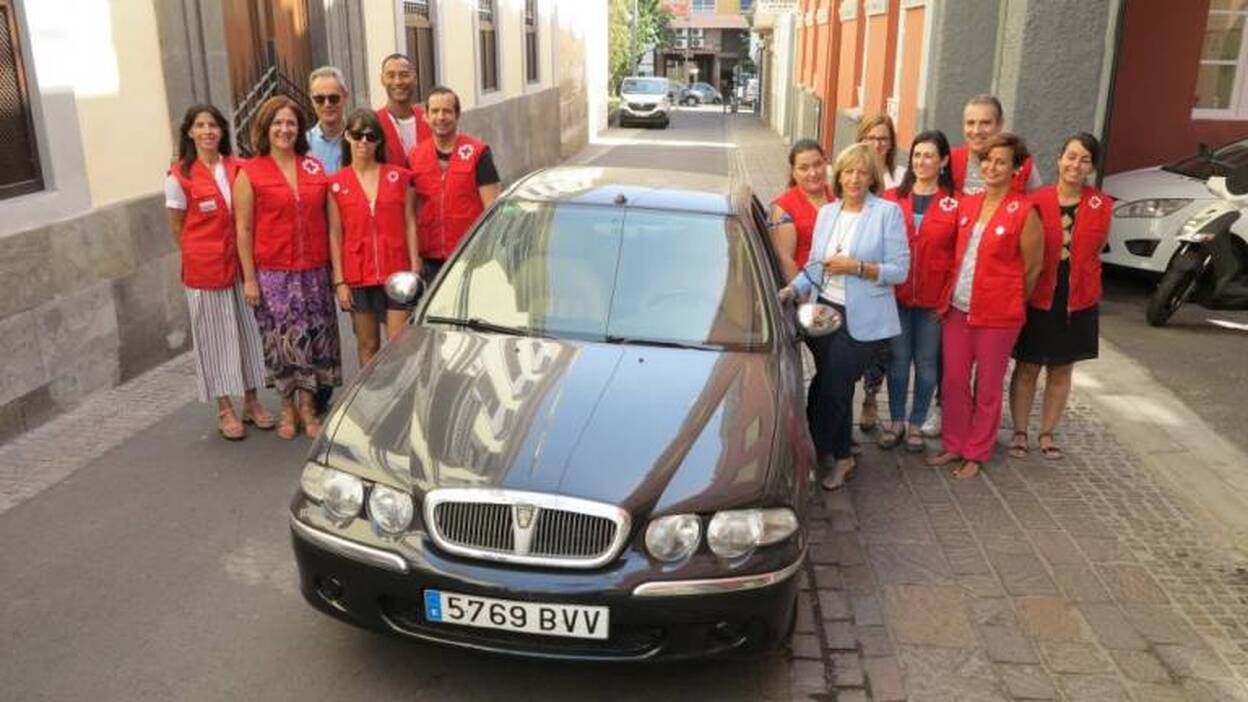 Cruz Roja destinará el coche oficial del diputado del Común al transporte de pacientes