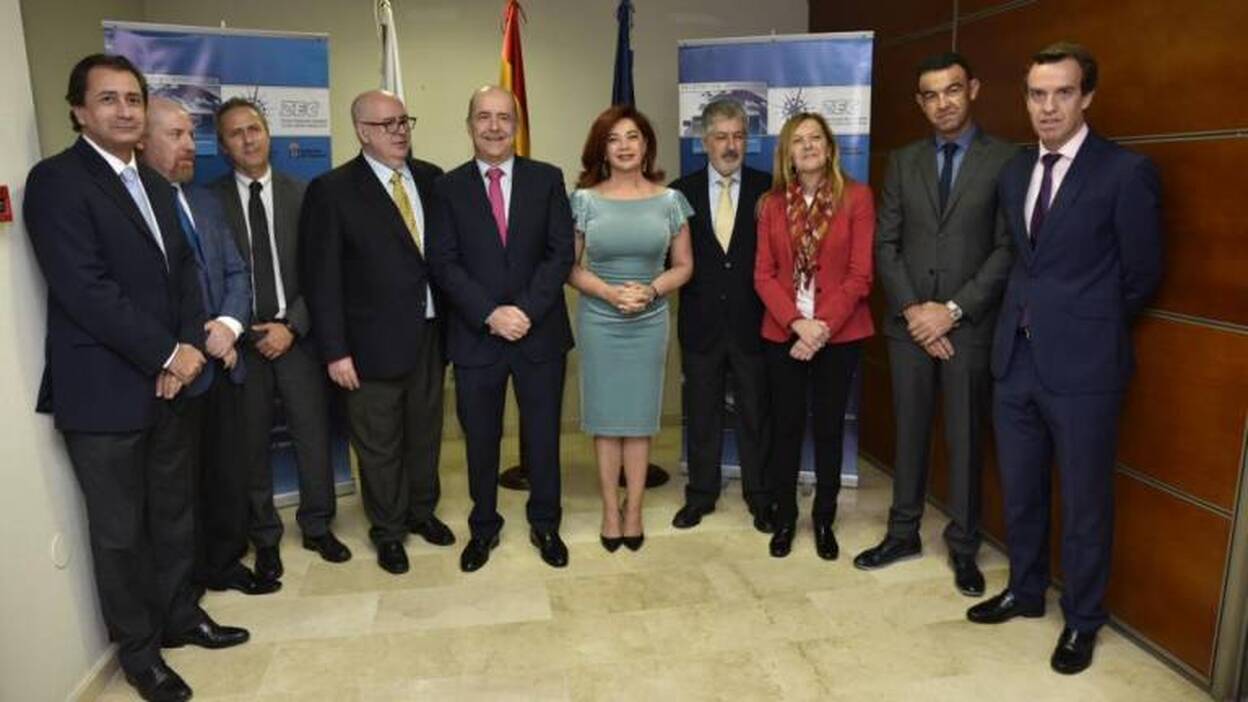 Los empresarios critican que sea de Tenerife el presidente de la ZEC