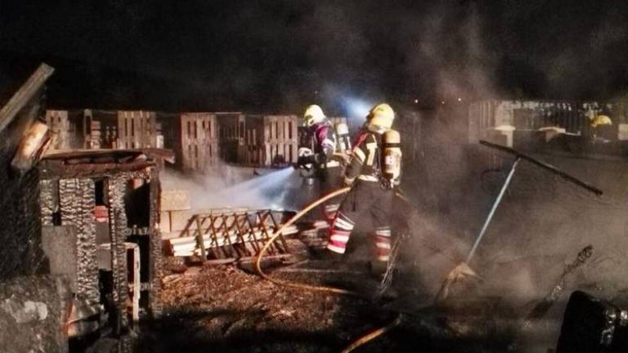 Incendio en un corral en Teguise