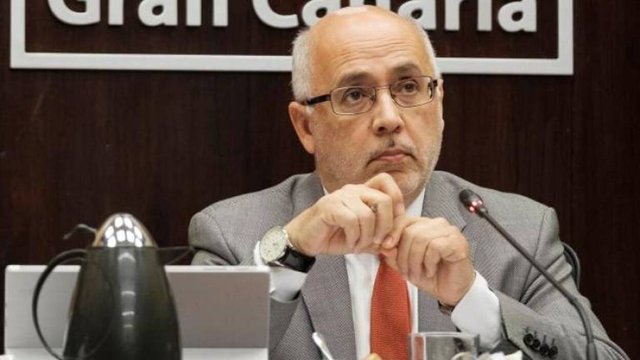 Morales tacha de «carroñeros» a quienes piden su dimisión por la residencia