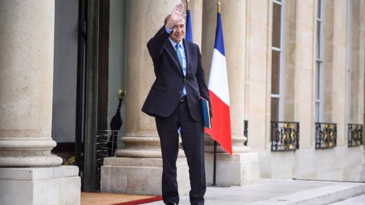 Macron sufre un nuevo revés con la dimisión de su ministro del Interior