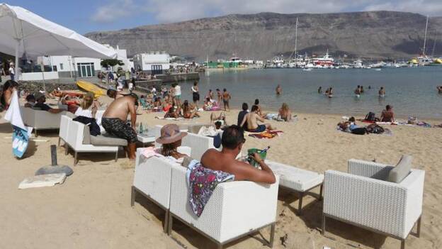 Las agencias prevén un caída del turismo del 15% en destinos de sol