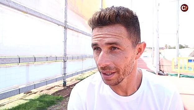 «Tengo cosas pendientes aquí, ya me toca un ascenso con la UD»