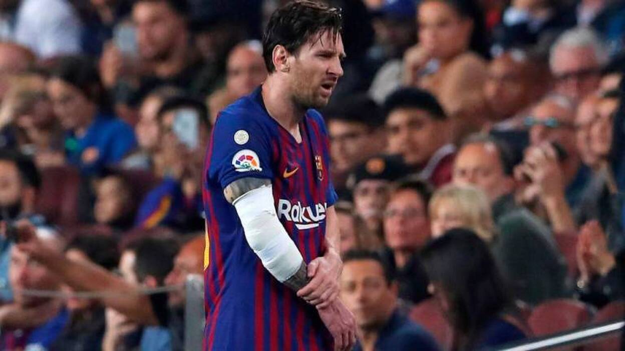 El Barça es líder, pero pierde a Messi