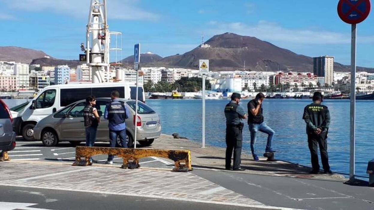 Localizado el cuerpo de un varón flotando en el mar en Muelle de Santa Catalina
