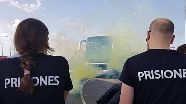 Imagen de las movilizaciones llevadas a cabo esta mañana en los alrededores de la cárcel de Las Palmas II. / C7.