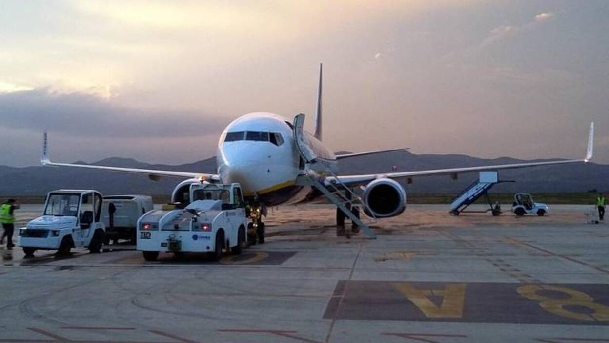 Fomento no facilita datos de las tarifas aéreas