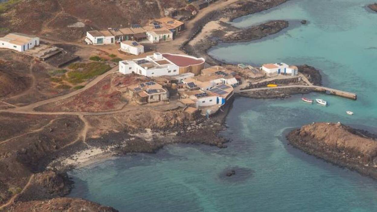 Cabildo y Ayuntamiento de La Oliva respaldan el BIC de las chozas de Lobos