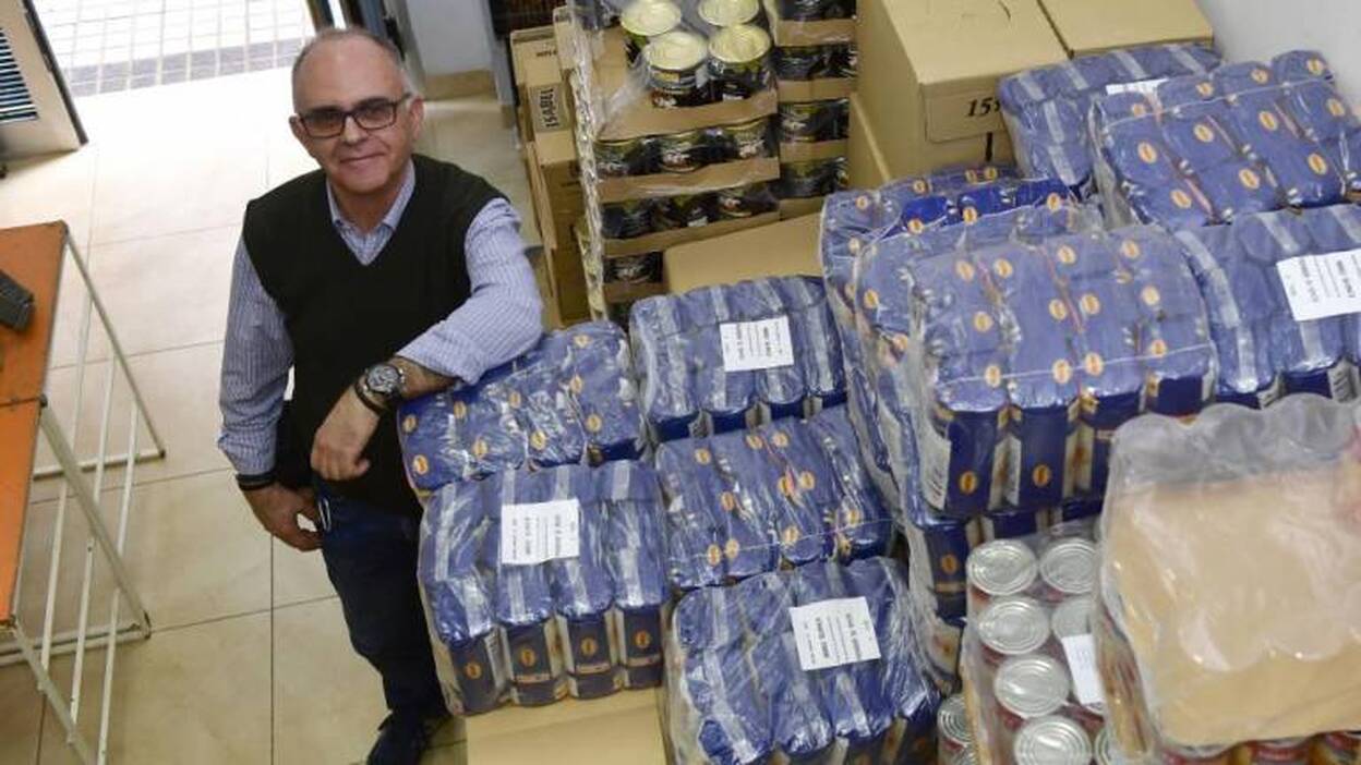 Casi año y medio a la espera de un local