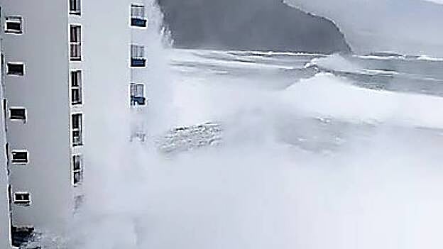 El Gobierno canario desactiva esta madrugada la alerta por oleaje