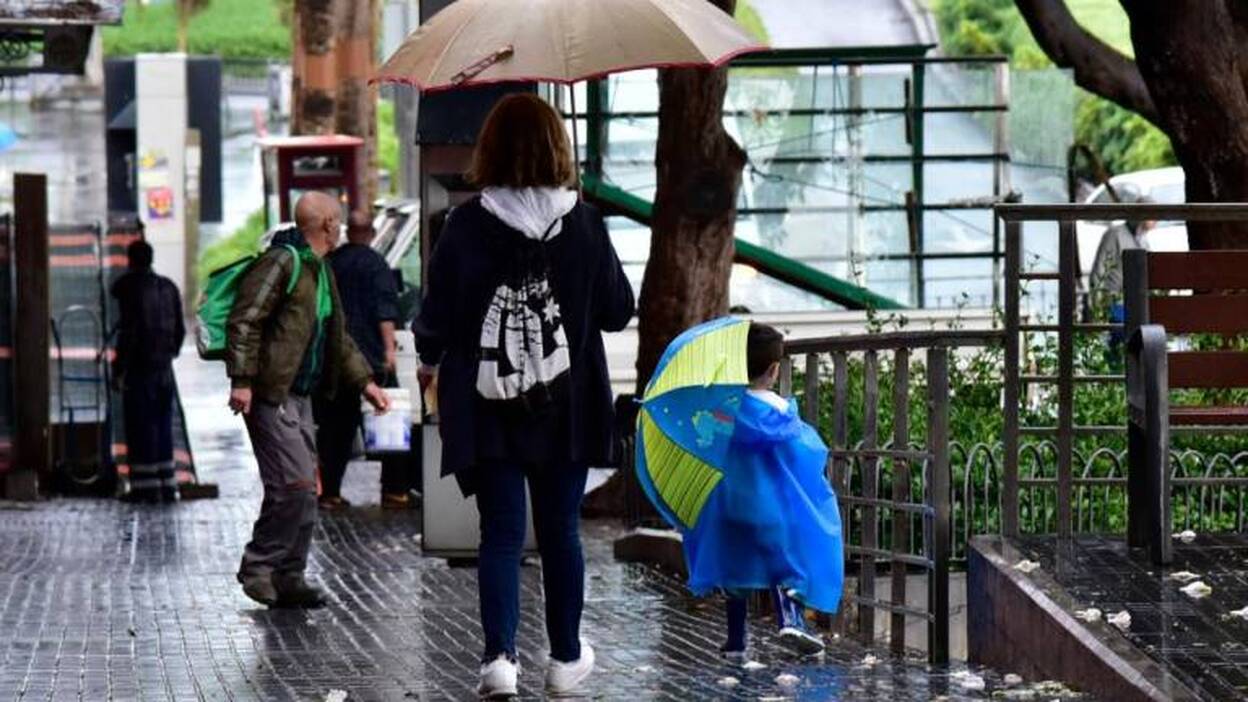 Los paraguas salen a la calle