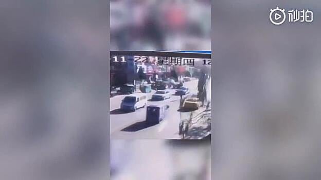 Al menos 5 muertos y 18 heridos en un atropello en una escuela en China