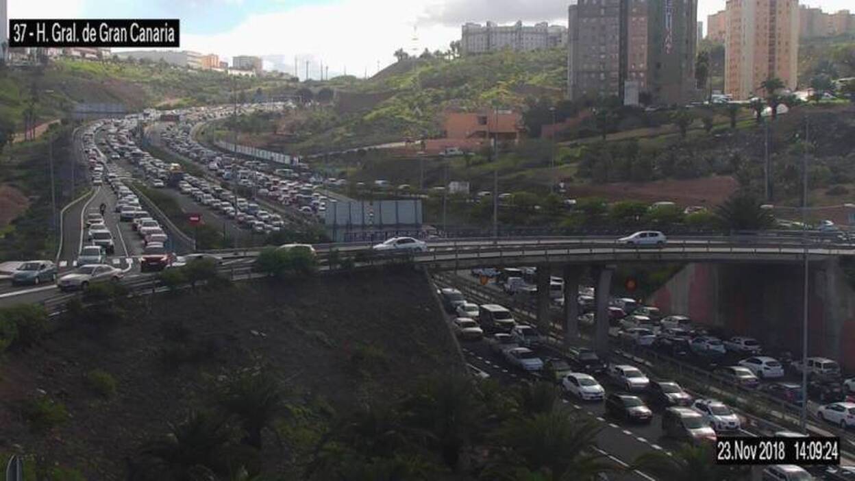 Caos circulatorio en la capital grancanaria