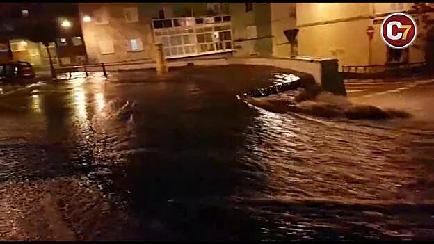 Un río de lluvia en Escaleritas