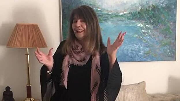 La vidente más famosa invita a ver ‘Somos Fiesteros’, desde el lunes en la Televisión Canaria