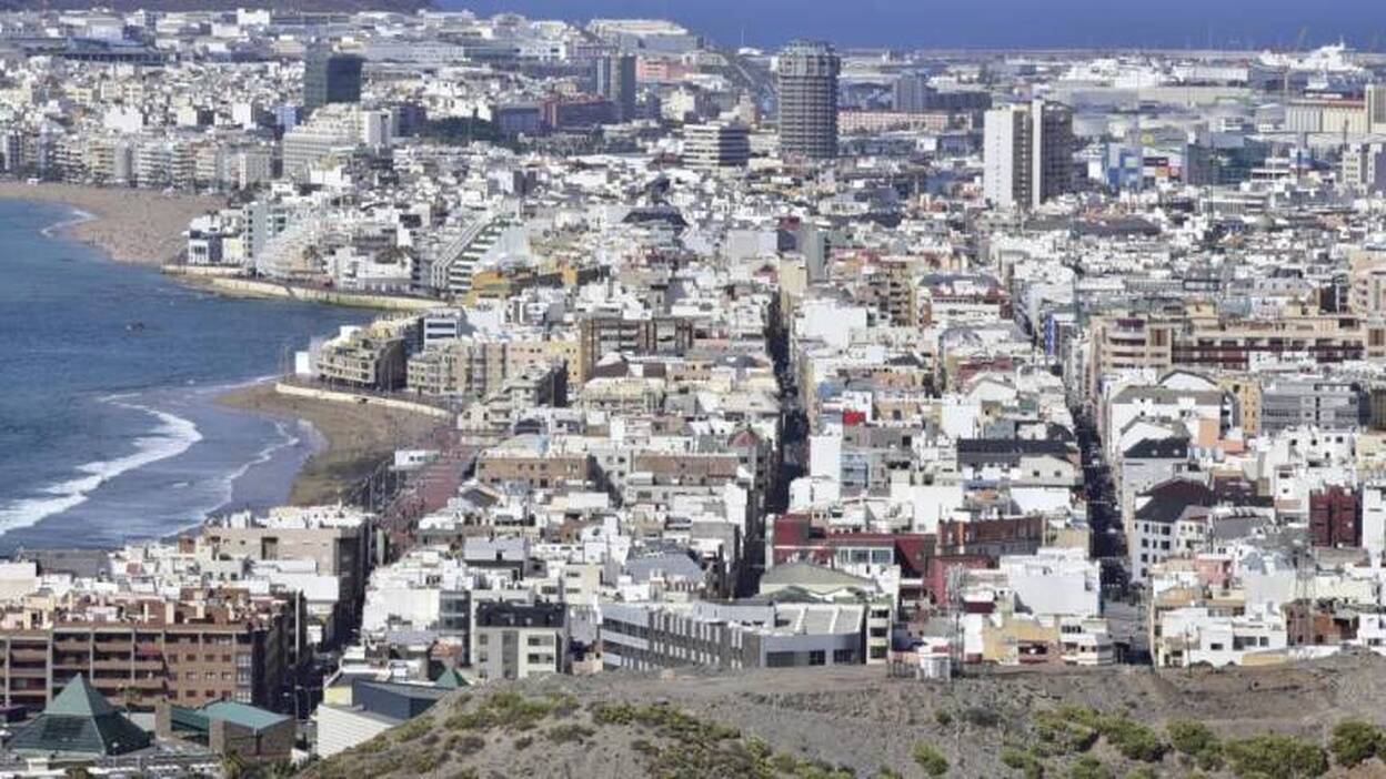 Roba un portátil en un hospital de la capital