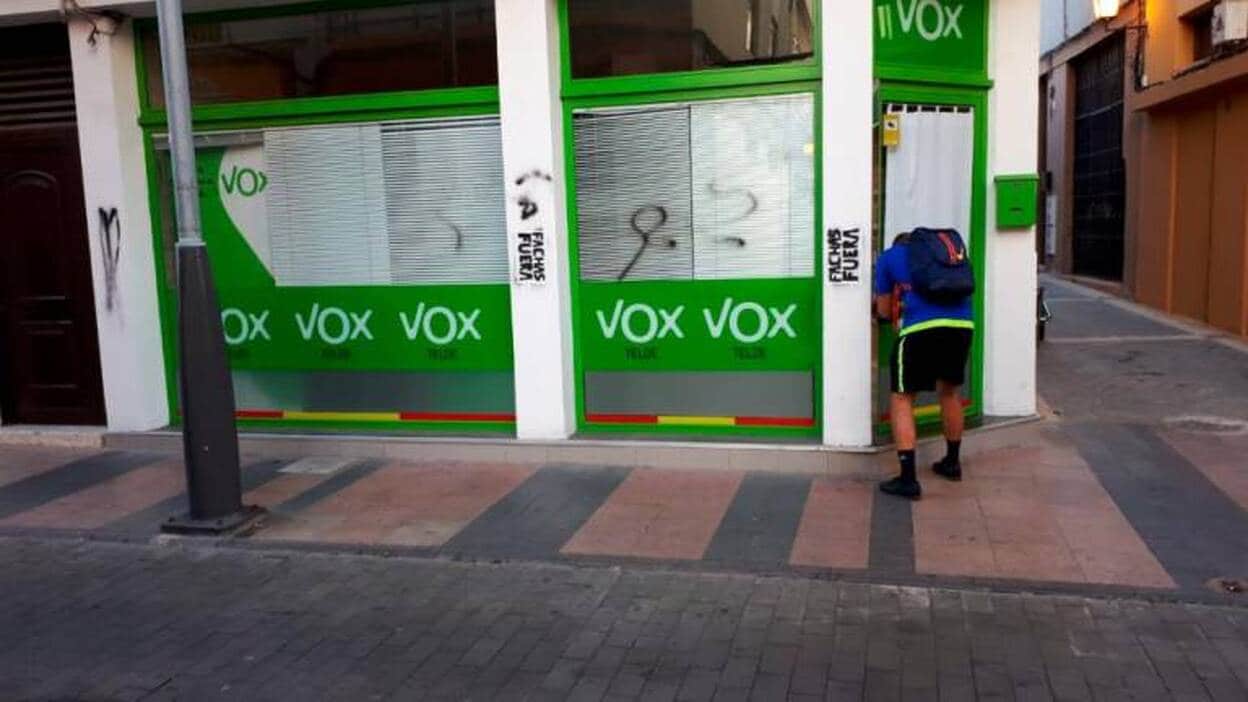 Ataque a la sede de Vox en Telde