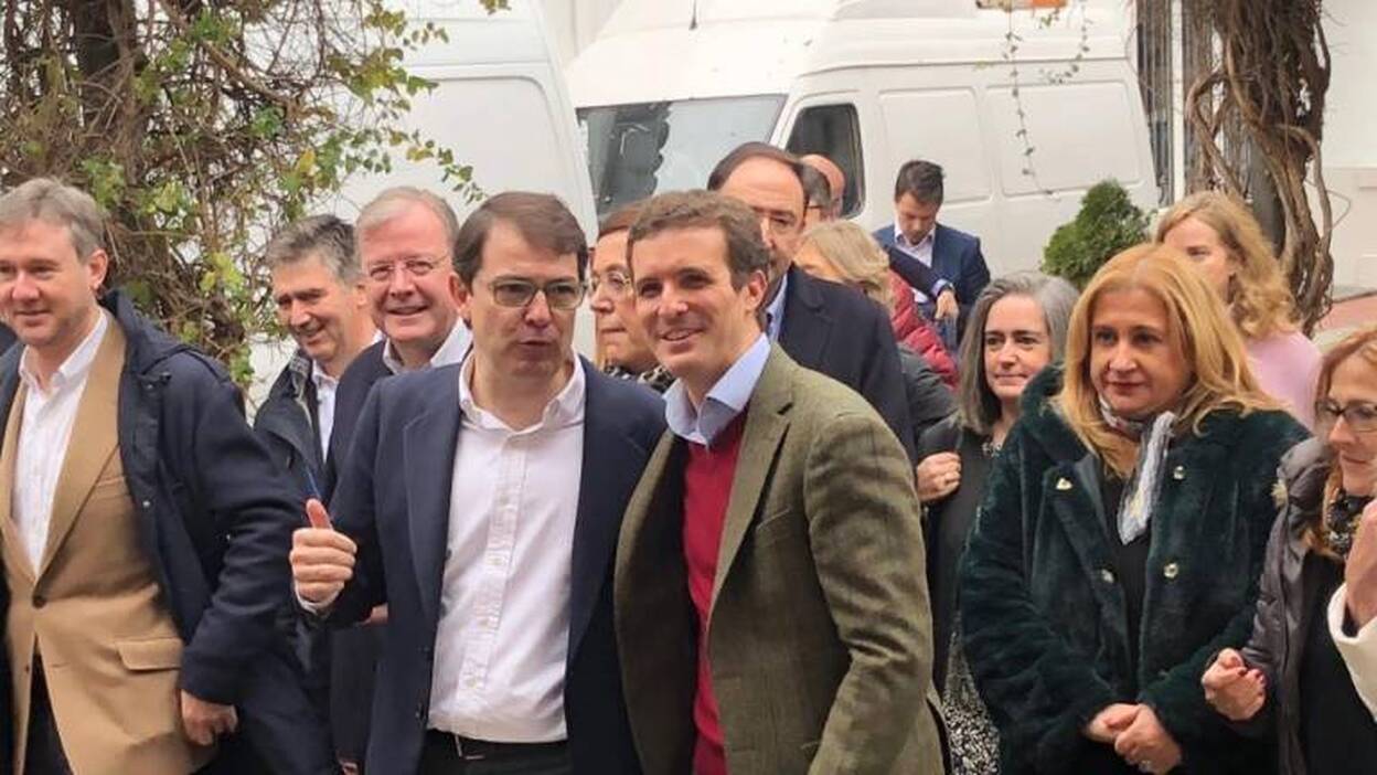 Casado se ofrece para "rescatar al Estado" que Sánchez ha decidido "vender"