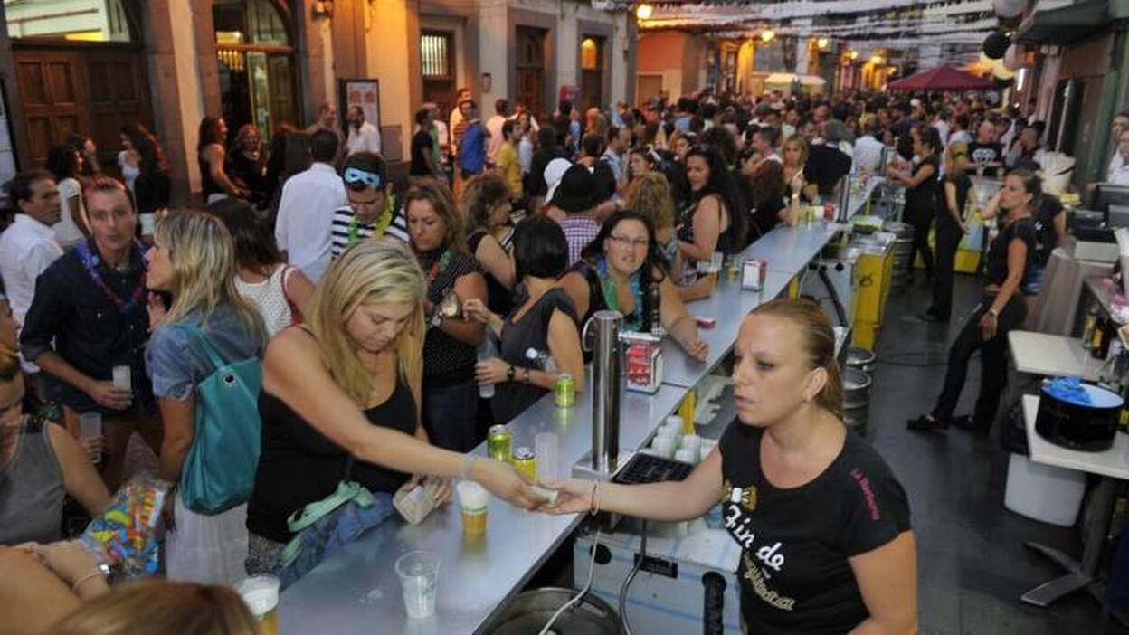 El fin de año de día de Vegueta se queda sin barras en las calles