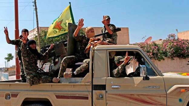 El Ejército sirio entra en Manbech tras la retirada de las milicias kurdas
