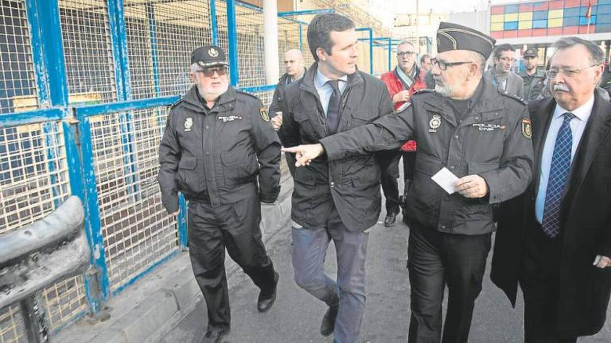 El traslado de menores inmigrantes se paraliza por la falta de centros