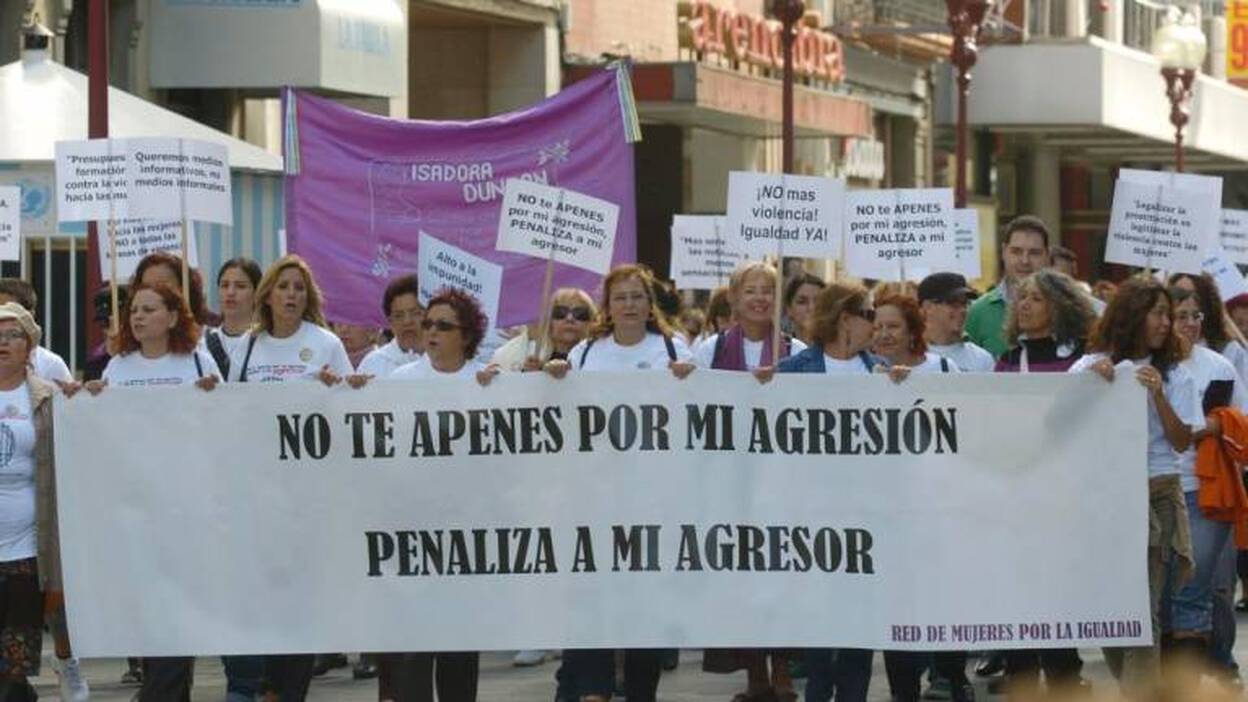 El feminismo planta cara a la ultraderecha