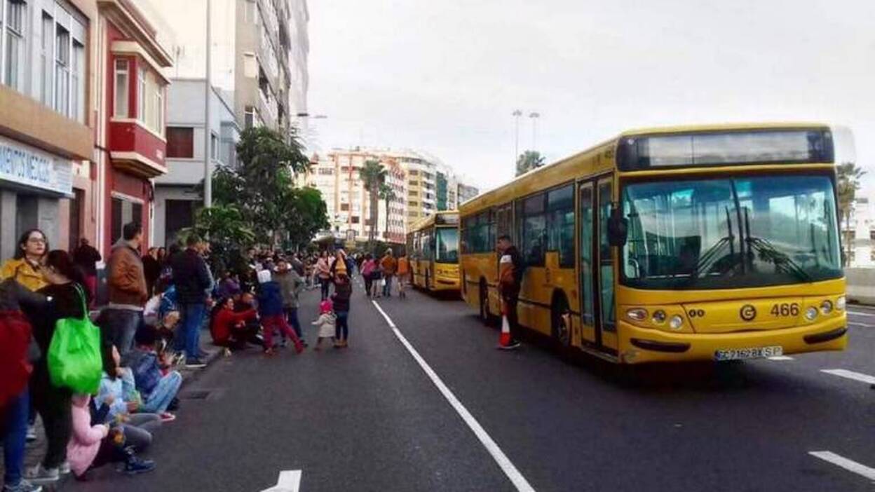 Los Reyes Magos llenaron las guaguas con 27.491 personas más