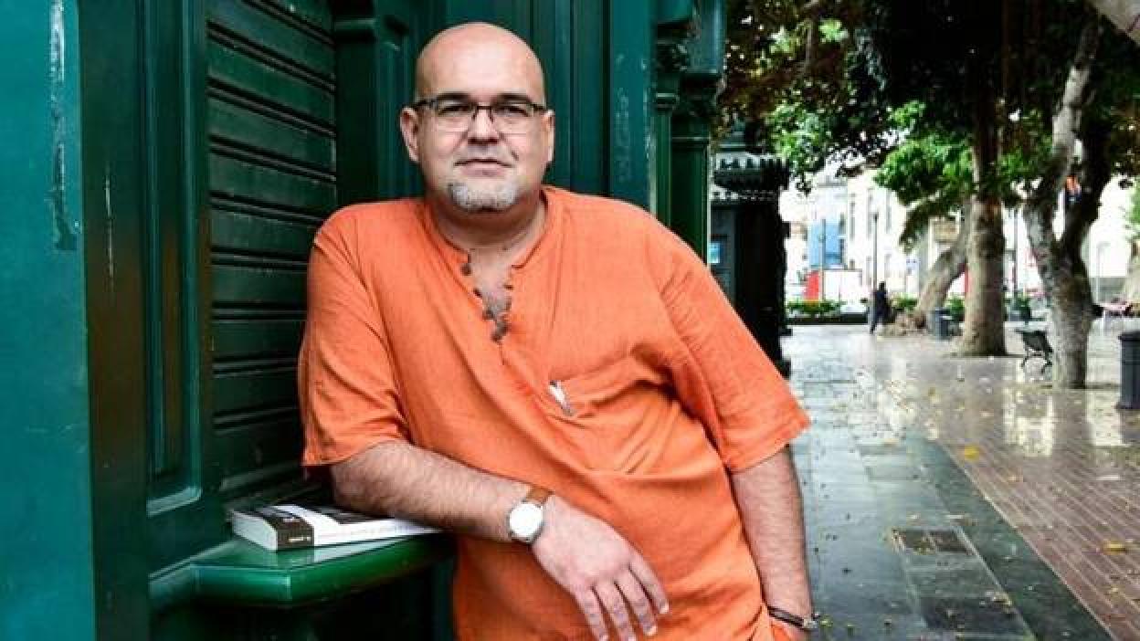 Alrevés reedita ‘Solo los muertos’, de Alexis Ravelo