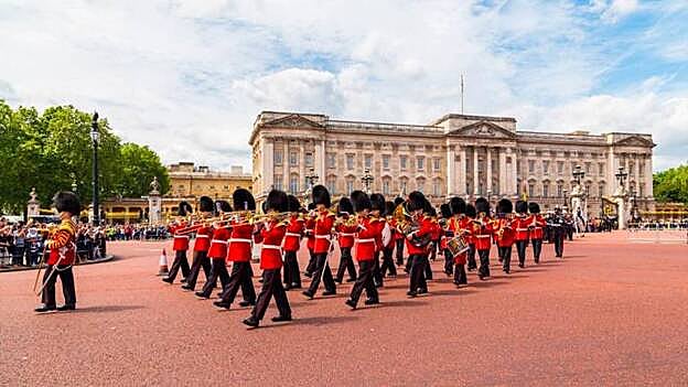 La guardia real de Buckingham, al ritmo de Bohemian Rhapsody