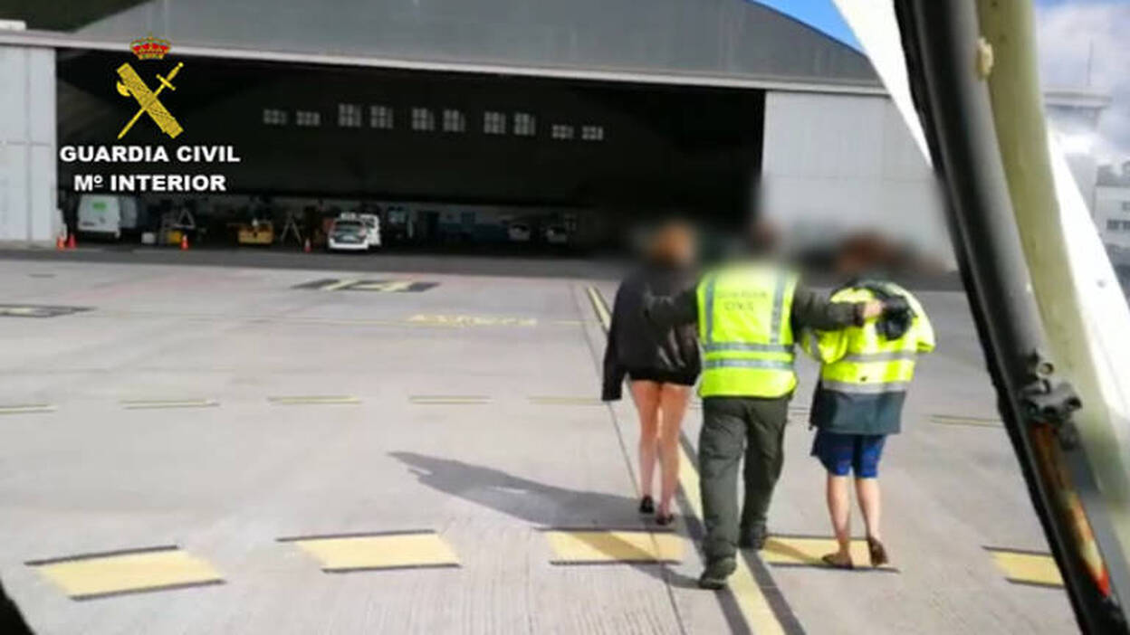 Rescatan a una pareja incomunicada en una playa de El Sauzal