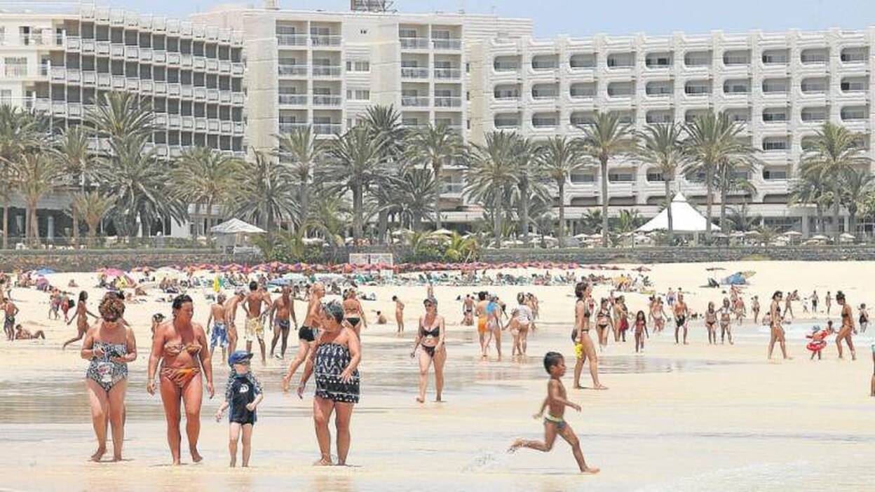 Las pernoctaciones turísticas en las islas cayeron un 4,3% en 2018