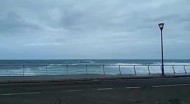 Aviso de nivel máximo amarillo por oleaje y viento en las costas