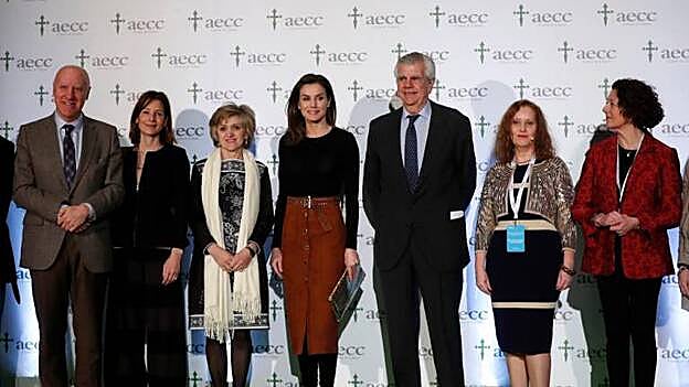 La Reina Letizia aboga por «respetar los silencios, sin silenciar», de los pacientes con cáncer