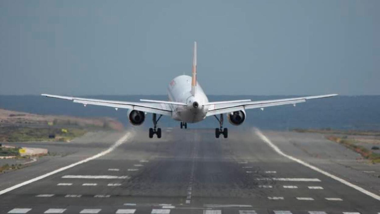 Los tripulantes de Norwegian se unen a los pilotos y amenazan con paros