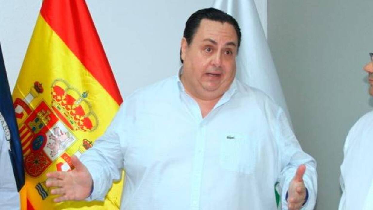 Baña dimite y cesan a Moyano en Vox