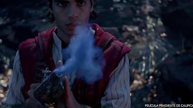 Will Smith se tiñe de azul en el nuevo tráiler de ‘Aladdin’