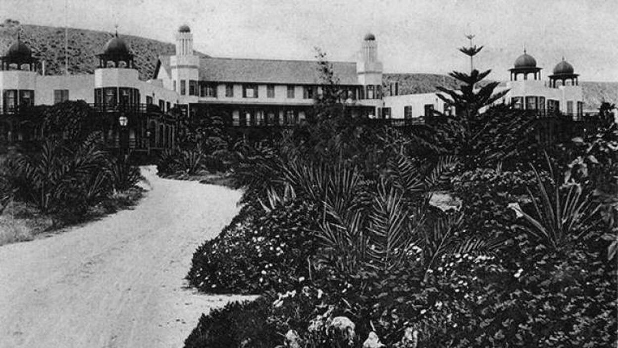 Asesinato en el Hotel Santa Catalina