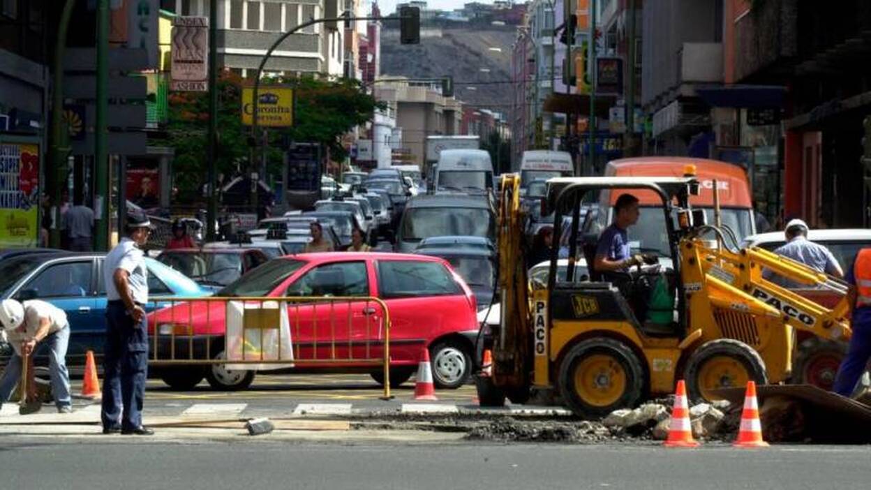 Cierre parcial de la calle Galicia por las obras de la Metroguagua