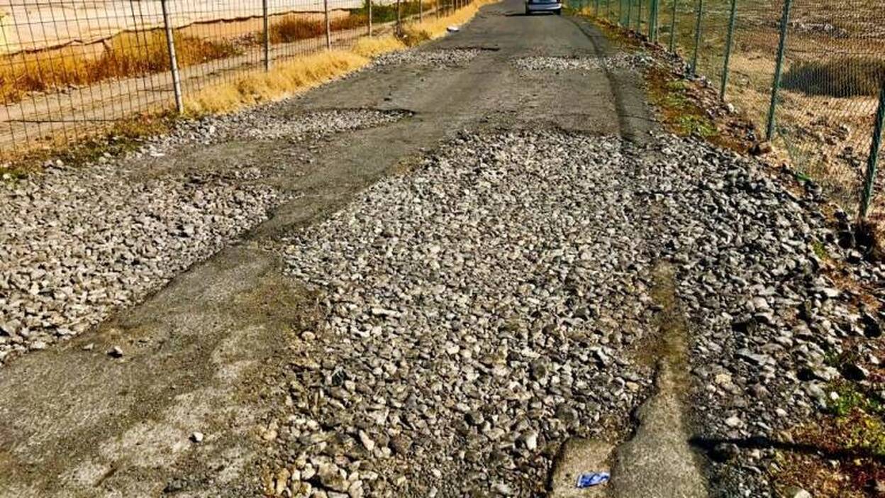 El Matorral exige prioridad para el asfaltado de la vía