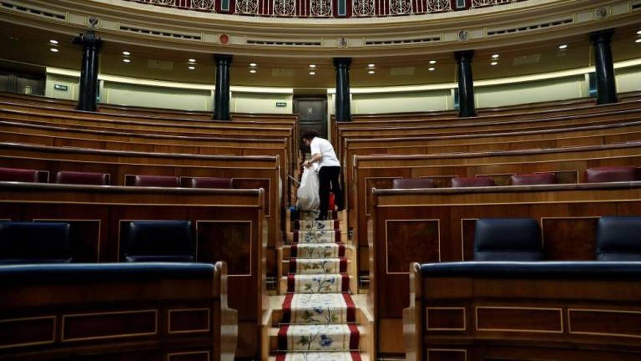 El Congreso dice adiós a la espera de los decretos y de listas electorales