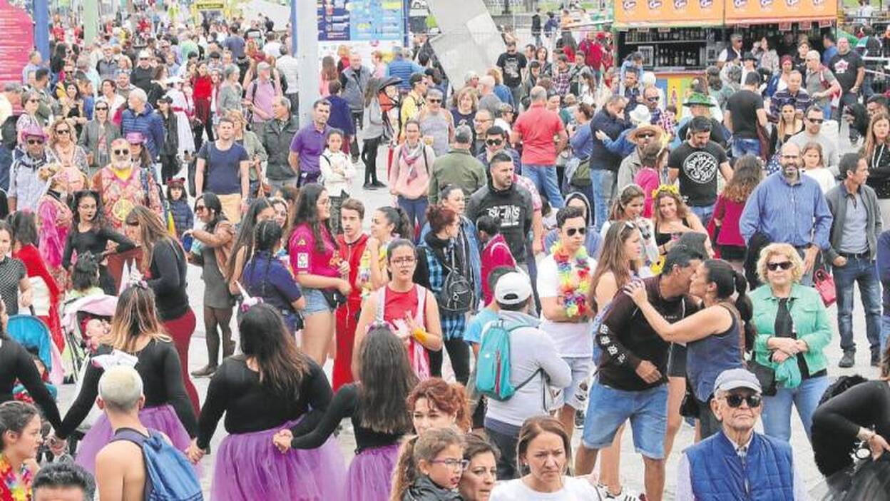 El carnaval de día toma de nuevo Santa Catalina