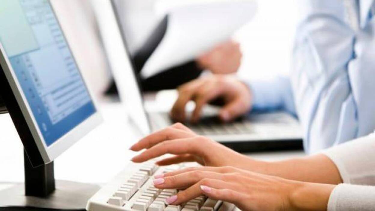 El Defensor recurre la norma que permite recoger opiniones políticas en Internet