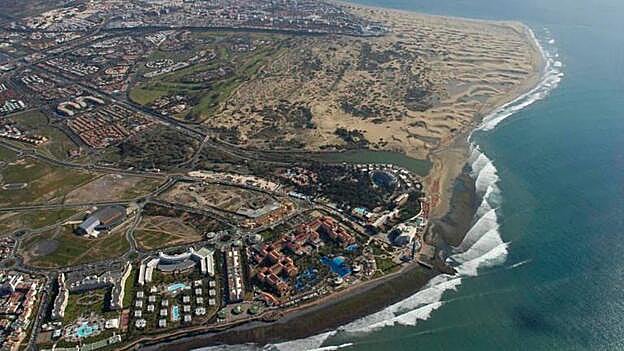 Casi una veintena de colectivos contra la ley turística