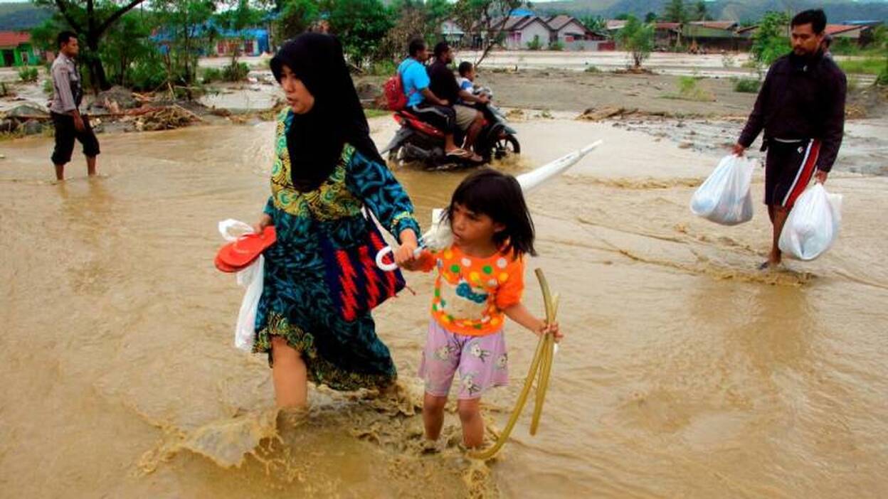 Asciende a 92 la cifra de muertos por las inundaciones en la provincia indonesia de Papúa